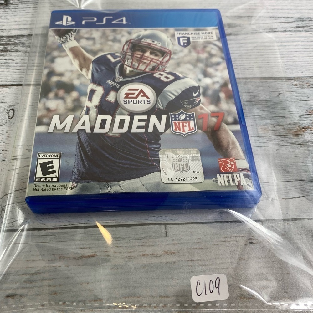 Madden NFL 17 - Standard Edition - PlayStation 4 Game - Picture 3 of 6